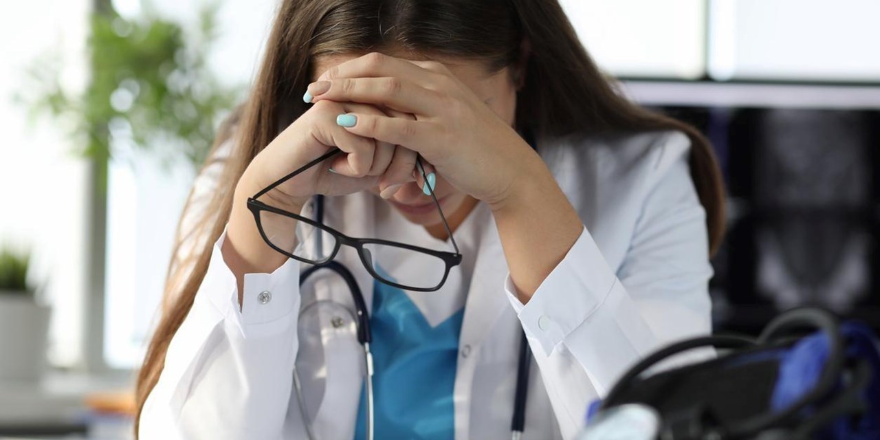 «И рыбку съесть, и с рыбаком не поссориться»: россиян будут лечить медики без высшего образования