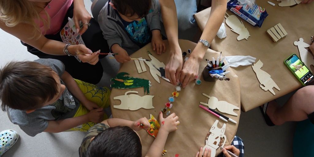 01.06.2023 Подопечные фонда «ПОДСОЛНУХ» встретились с королевами красоты в День защиты детей