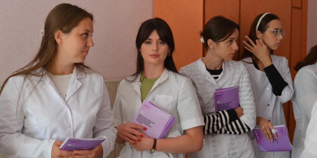 11-12.09.2024 Эксперты фонда «Дети-бабочки» осмотрели детей и взрослых с неизлечимыми кожными заболеваниями в Луганске