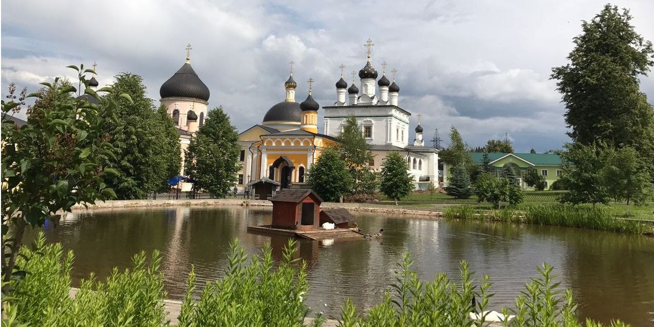 Болезнь отступает от прикосновения к святости