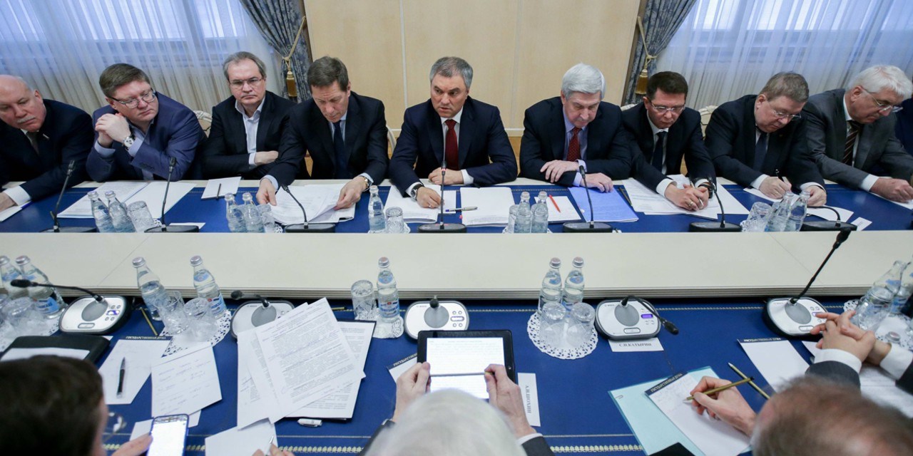 Путина и Медведева просят не вводить санкции на лекарства