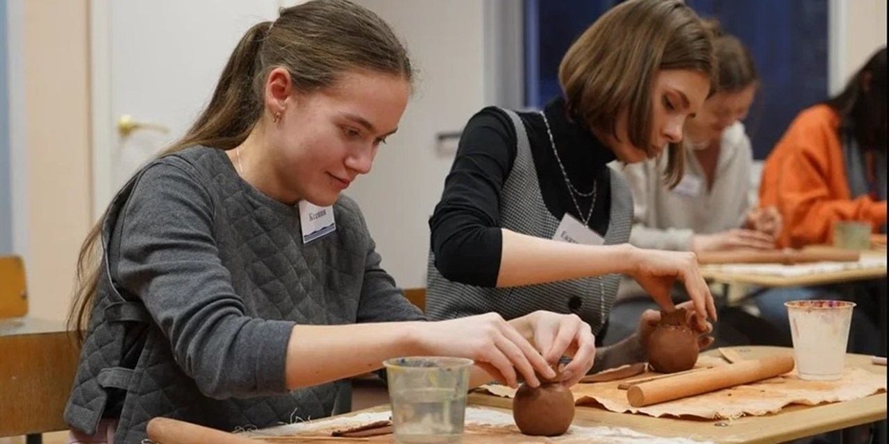 13.02.2024 Волонтеров «ПОДСОЛНУХа» учат отдыхать душой